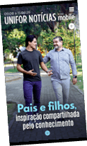 Dois adultos caminhando juntos em um parque, conversando e sorrindo, com texto em portugu s sobre inspira o compartilhada entre pais e filhos.  Description generated by AI