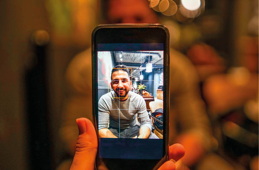 The image that appears on the camera on the mobile phone screen  taking pictures from your cell phone 